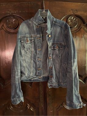 GAP 1969 Denim Jacket in Dark Blue with Contrast Stitching
